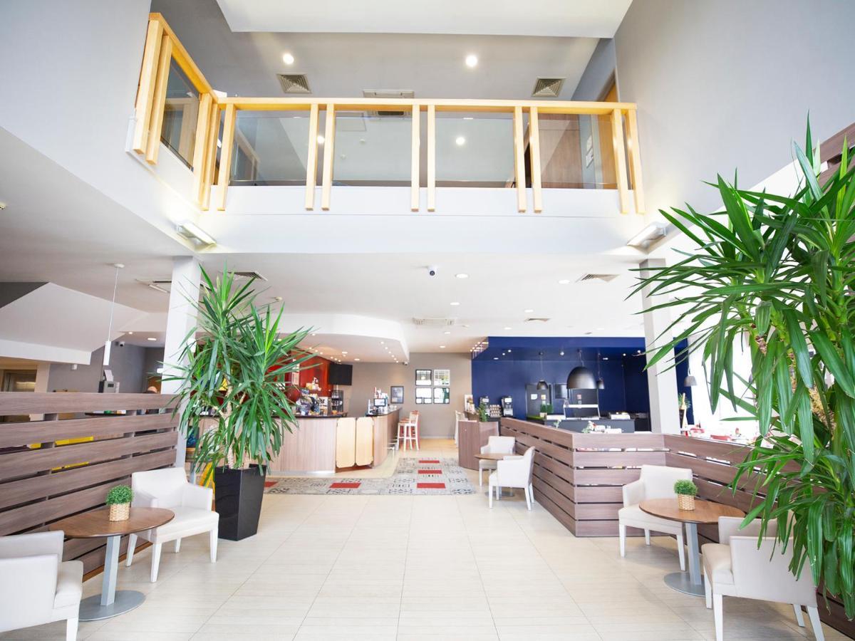 Campanile Hotel Northampton Exterior foto